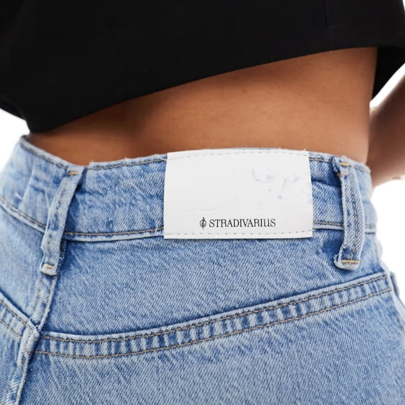 Stradivarius Jeans size 0 /23 petite straight leg - Picture 3 of 9